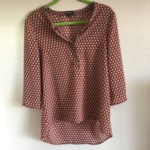 Express patterned top sz M 3/4 sleeves zipper neck